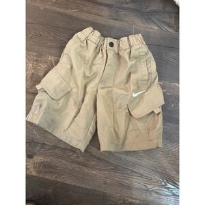 Nike boys Cargo Shorts Tan Elastic Waist Pockets Logo Casual Play Size Small 7/8